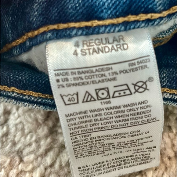Old Navy Distressed Rockstar Jeans - Picture 3 of 4
